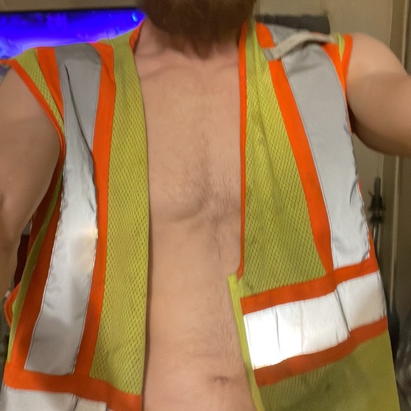 Halloween costume. Includes gloves, reflective vest. Not included the man - Picture 4 of 5